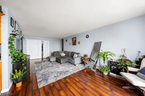 Elizabeth City, NJ 07208,704 712 N Broad St #8B