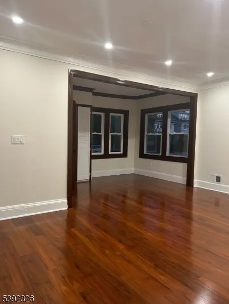 Elizabeth City, NJ 07208,904 CROSS