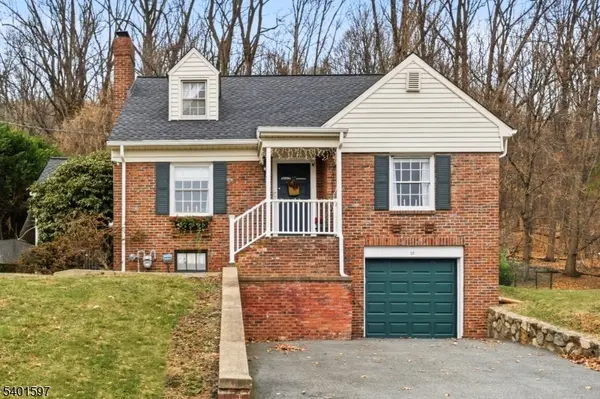 95 Hillside Dr, North Haledon Boro, NJ 07508