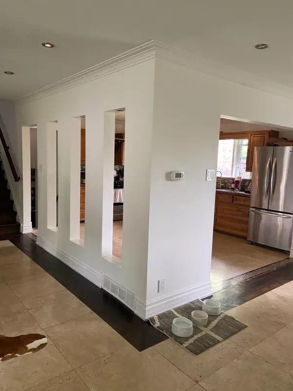 Toronto C12, ON M2L 1M4,23 Birchwood AVE