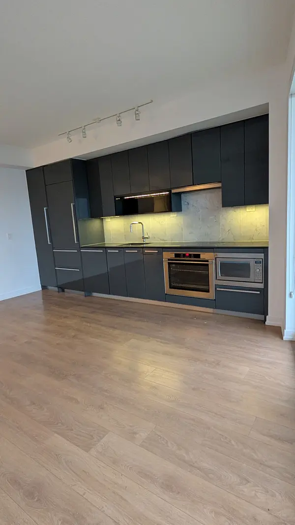 Toronto C15, ON M2K 0E4,117 Mcmahon DR #310