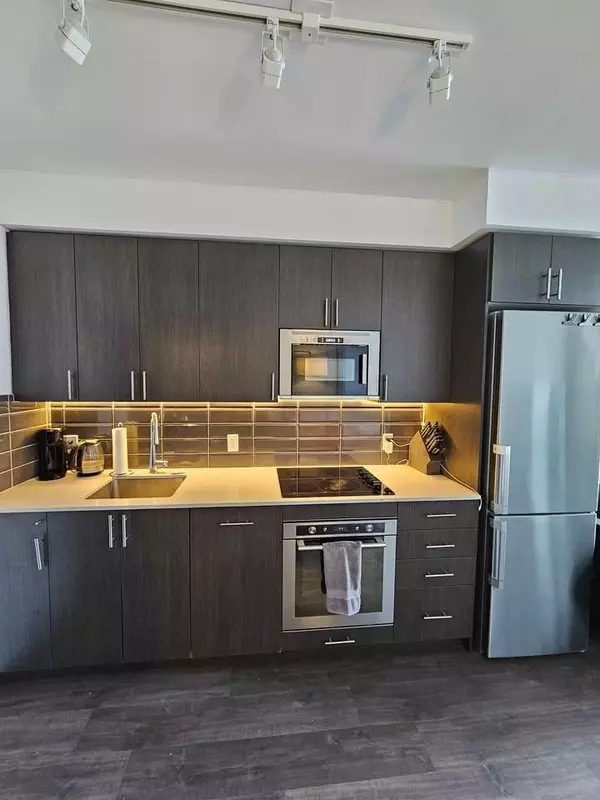 Oshawa, ON L1L 0R5,2550 Simcoe ST N #1713