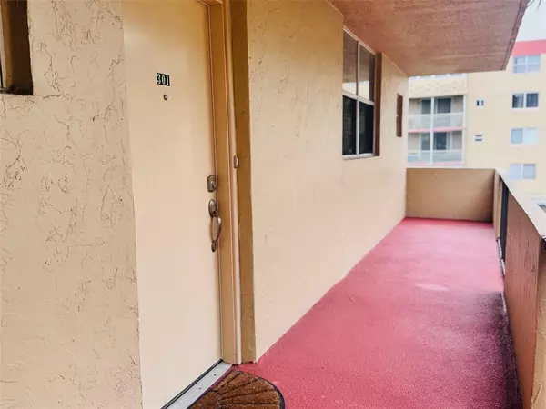 Plantation, FL 33317,404 NW 68th Ave #301