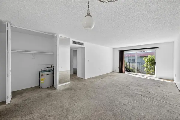 Oakland Park, FL 33311,801 W Oakland Park Blvd #C16