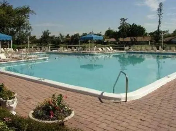 Lauderhill, FL 33319,3750 Inverrary Dr #2K