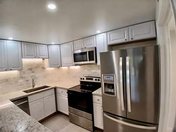 Lauderhill, FL 33319,4164 N Inverrary Dr #311