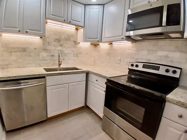 Lauderhill, FL 33319,4164 N Inverrary Dr #311