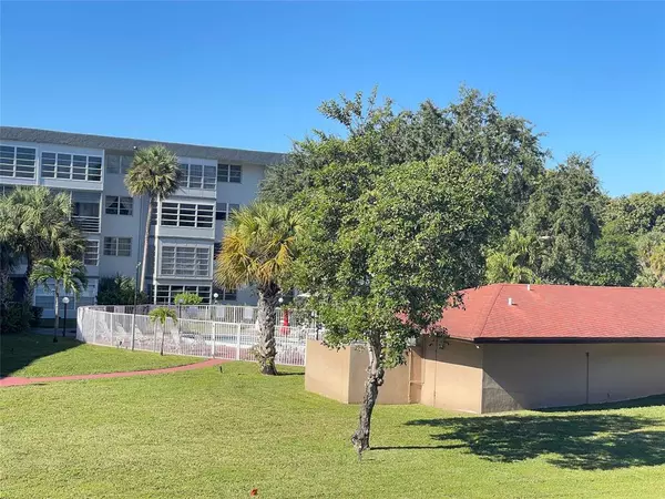 2900 NW 47th Ter #209A, Lauderdale Lakes, FL 33313