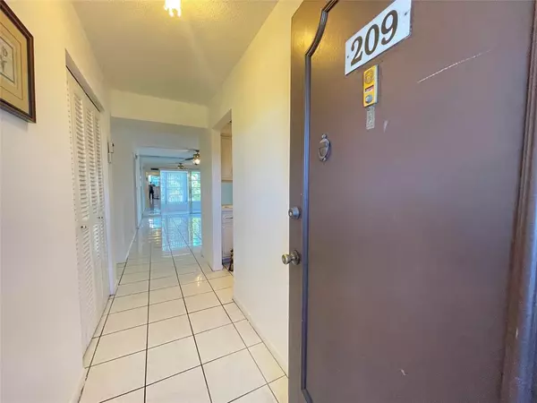 Lauderdale Lakes, FL 33313,2900 NW 47th Ter #209A