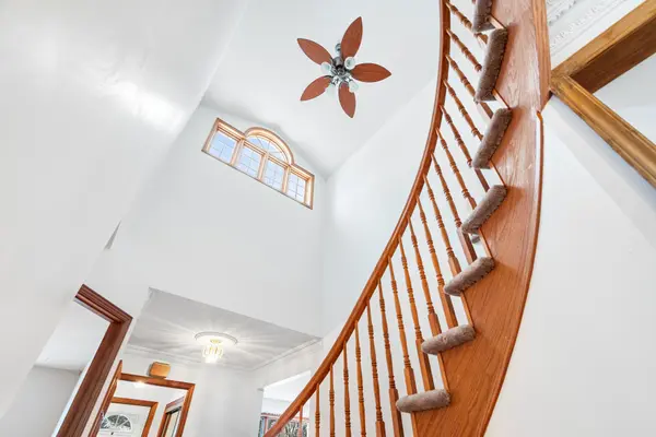 Alta Vista And Area, ON K1G 0P2,1605 Dixie ST