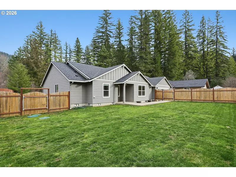 202 EDGEWATER DR, Carson, WA 98610