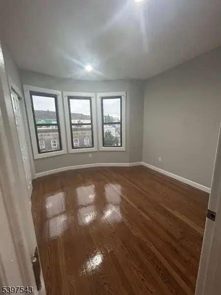 Newark City, NJ 07105,221 Ferry St