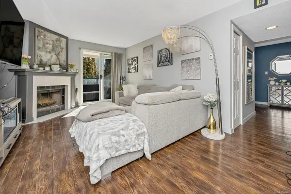 1223 Johnson St #206, Victoria, BC V8V 3N9