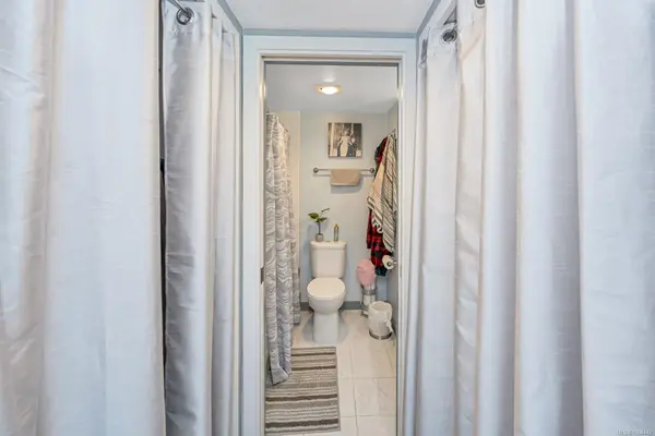 1223 Johnson St #206, Victoria, BC V8V 3N9