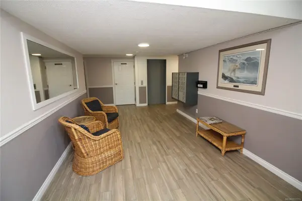 9942 Daniel St #303, Chemainus, BC V0R 1K1