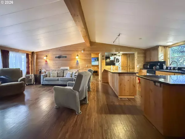 Brookings, OR 97415,16947 PARKVIEW DR