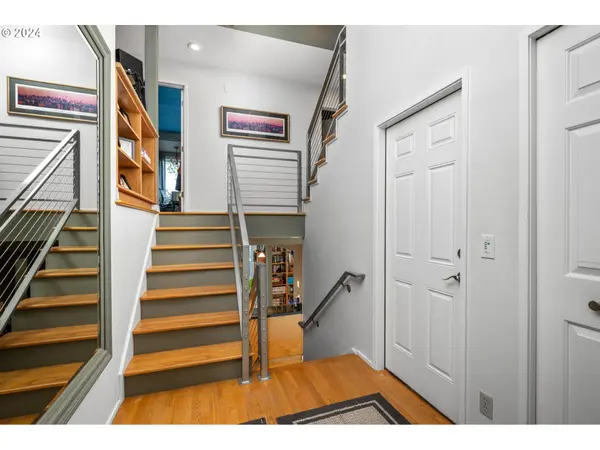 Lake Oswego, OR 97034,1060 UPPER DEVON LN