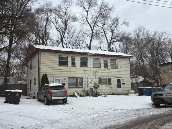 2316 Deerfield CT, Westland, MI 48186