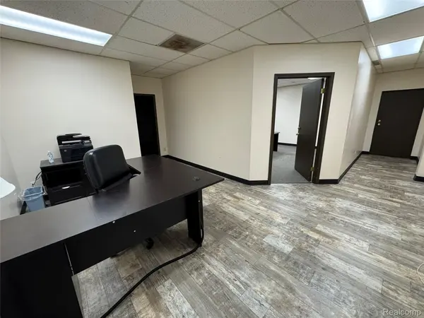 2503 S LINDEN RD #230, Flint Charter Township, MI 48532