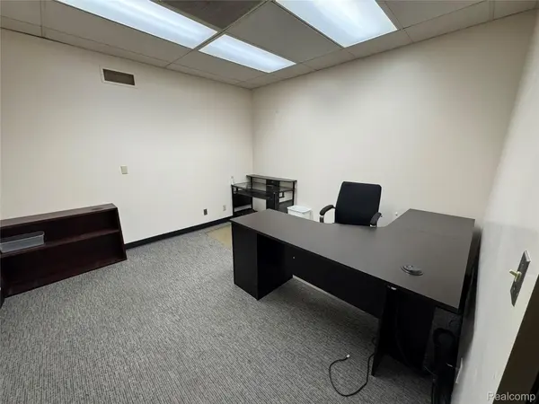 2503 S LINDEN RD #230, Flint Charter Township, MI 48532