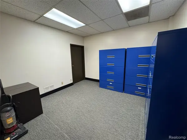 2503 S LINDEN RD #230, Flint Charter Township, MI 48532