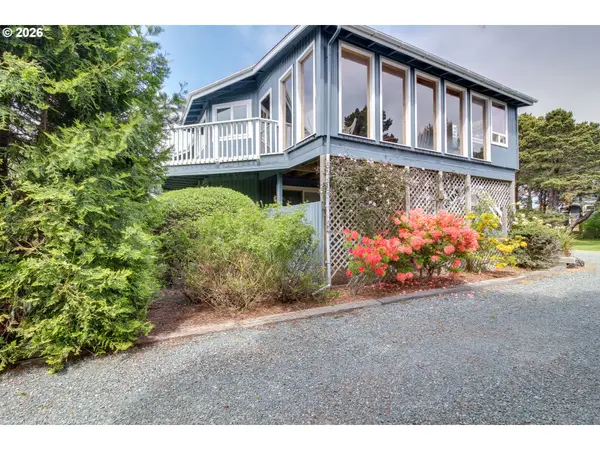 Bandon, OR 97411,3085 BEACH LOOP DR SW