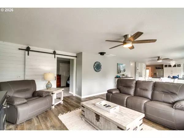 Bandon, OR 97411,3085 BEACH LOOP DR SW