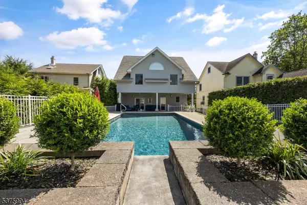 26 1St Ave, Hawthorne Boro, NJ 07506