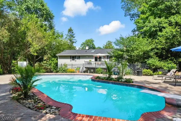 2 Cedar Ct, Washington Twp., NJ 07853