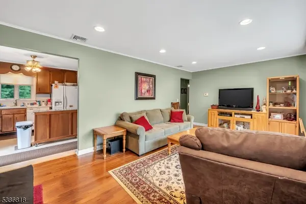 Bloomingdale Boro, NJ 07403,22 Chestnut St