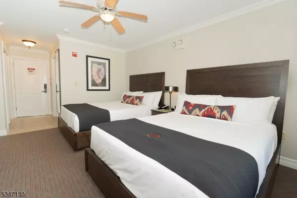 2 Chamonix Dr #103, Vernon Twp., NJ 07462