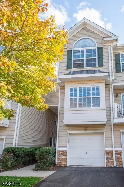 246 Ridge Dr, Pompton Lakes Boro, NJ 07442