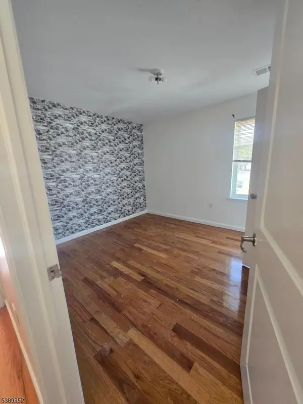 Elizabeth City, NJ 07206,452 Fulton St #1st