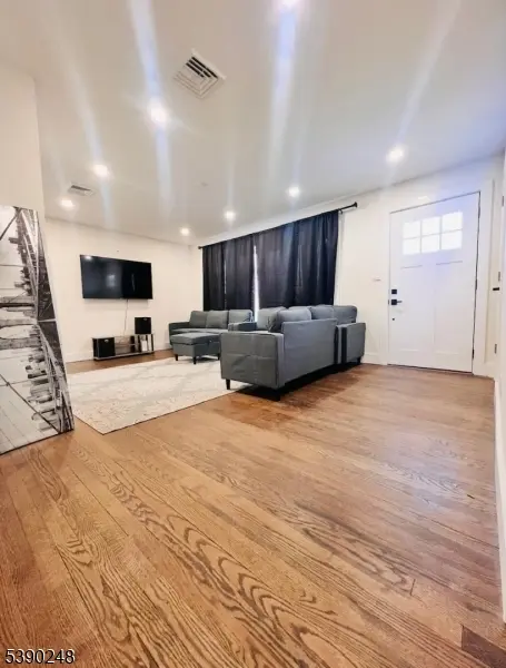 Clark Twp., NJ 07066,275 Valley Rd