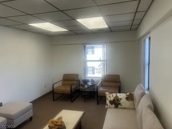 Somerville Boro, NJ 08876,72 W End Ave