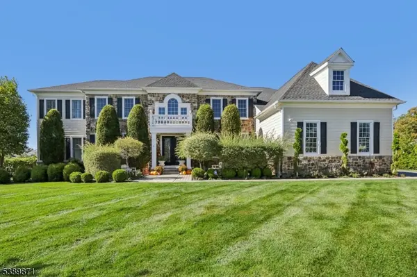 6 Northwood Dr, Franklin Lakes Boro, NJ 07417