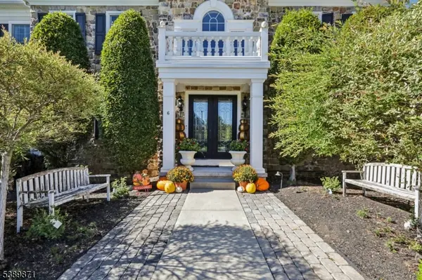 6 Northwood Dr, Franklin Lakes Boro, NJ 07417