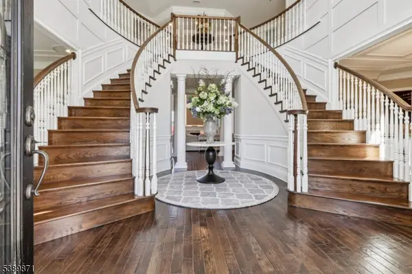 6 Northwood Dr, Franklin Lakes Boro, NJ 07417