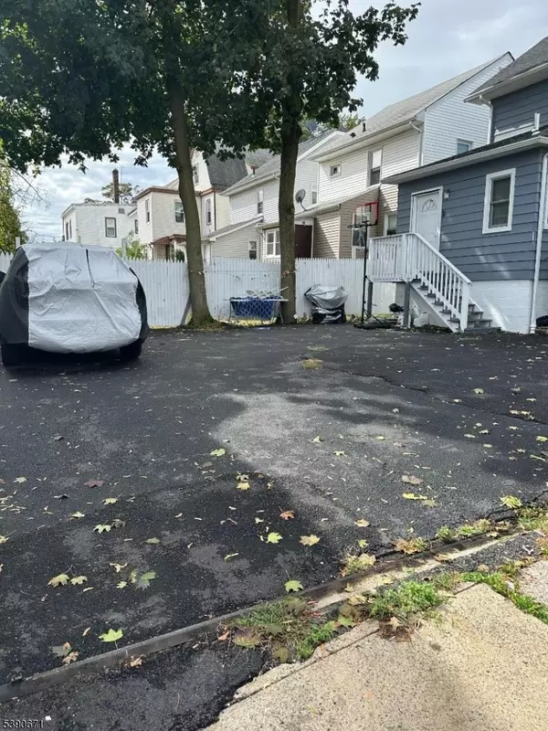 Newark City, NJ 07106,86 Mead St