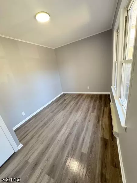 Wallington Boro, NJ 07057,37 Mercer St #1