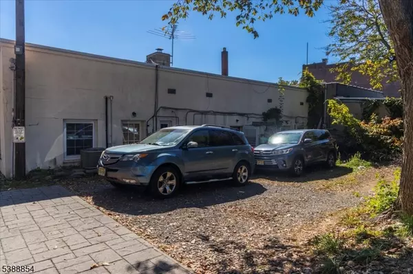 Clinton Town, NJ 08809,18-20 Main St