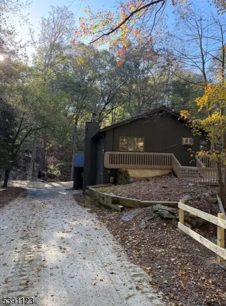 4 Harbor View Dr, Byram Twp., NJ 07821