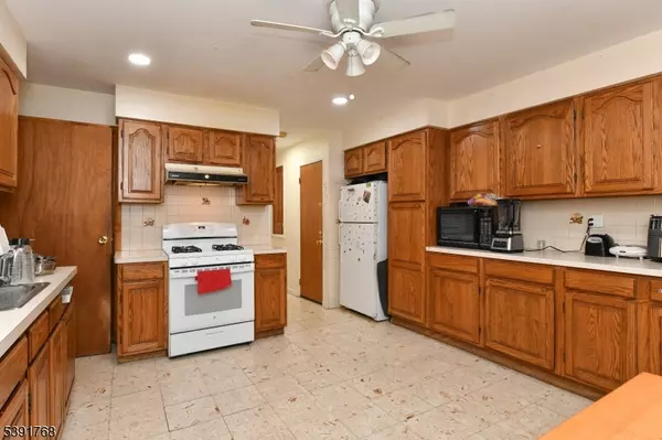 Newark City, NJ 07105,155 Lafayette St