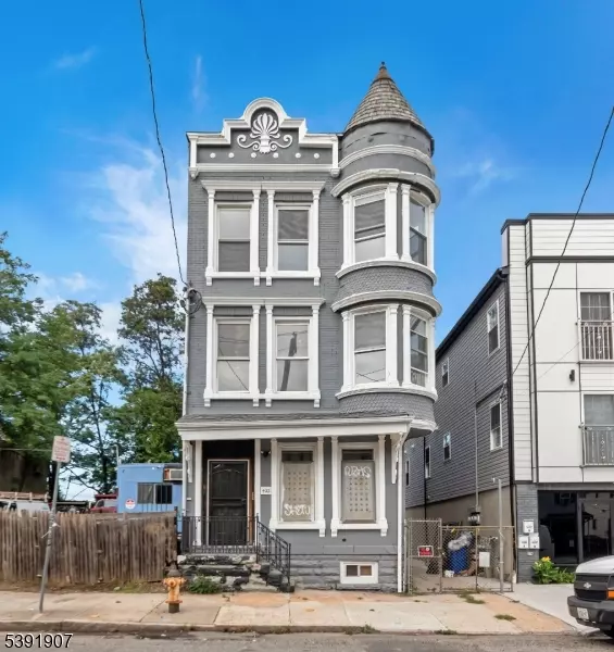 422 18th Ave, Newark City, NJ 07108