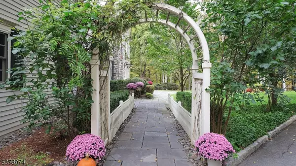 Bernardsville Boro, NJ 07924,23 Charlotte Hill Dr