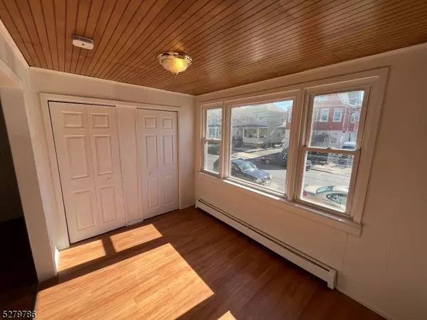 Kearny Town, NJ 07032,399 Highland Ave #1