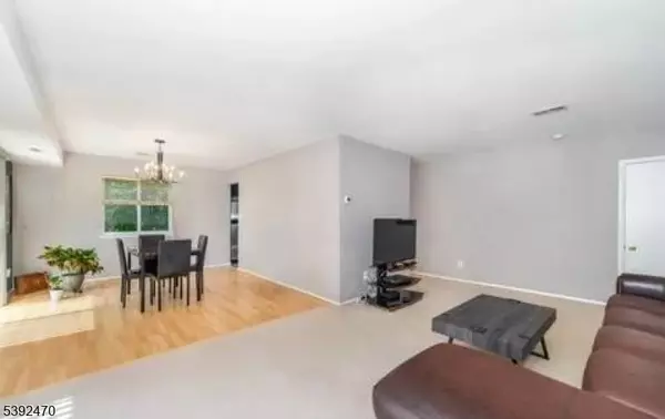 Roxbury Twp., NJ 07876,216 Woods Edge Dr