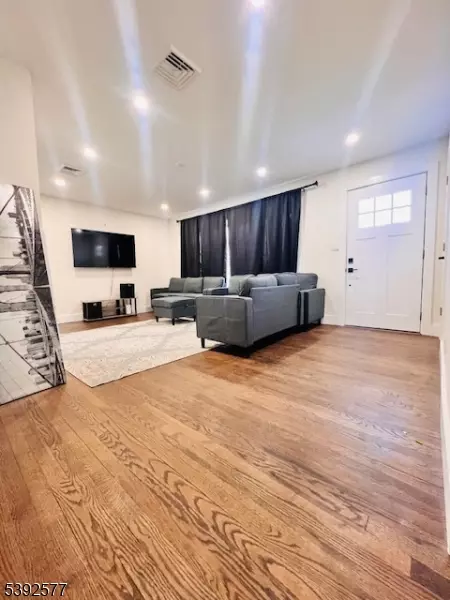 Clark Twp., NJ 07066,275 Valley Rd