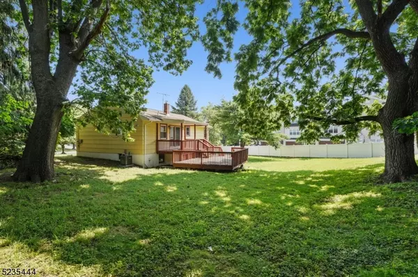 Madison Boro, NJ 07940,40 Elm St