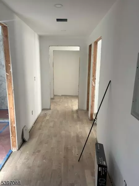 Elizabeth City, NJ 07208,616 Park Ave #1